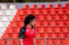 Blas Antonio Cáceres Garay (35 años), se perfila para ser la única variante del rojo mallorquino para recibir a Olimpia.