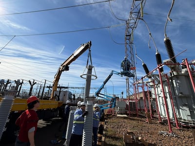 Modernizan pararrayos de 220 kV en transformadores de la Subestación Margen Derecha de Itaipú.