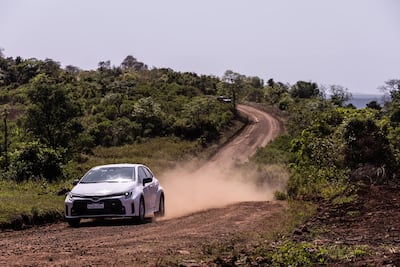 Momento exacto de la recorrida que realizó la organización a uno de los tramos que se utilizarán en la primera edición del WRC Rally del Paraguay.