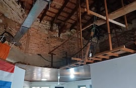 Isaías Fretes investiga el abandono de obras en la Unidad Sanitaria de IPS en Independencia.