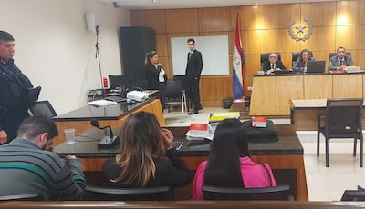 Cuando el Tribunal de Sentencia dictaba la condena y el acusado Lucas Gabriel Leiva escuchaba a lado de sus defensoras.