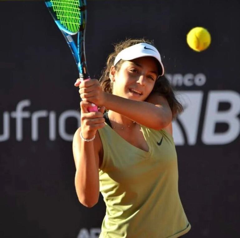 Catalina Delmás Schaerer compite en la categoría 18 años.