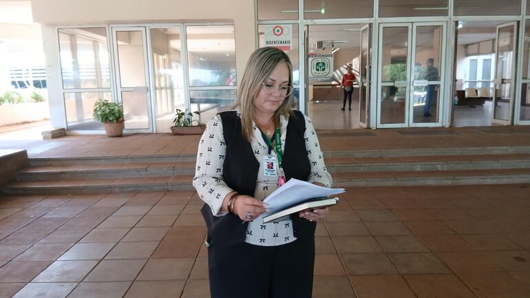 Tanto pacientes como trabajadores no descartaron que la medida responda a intereses políticos.