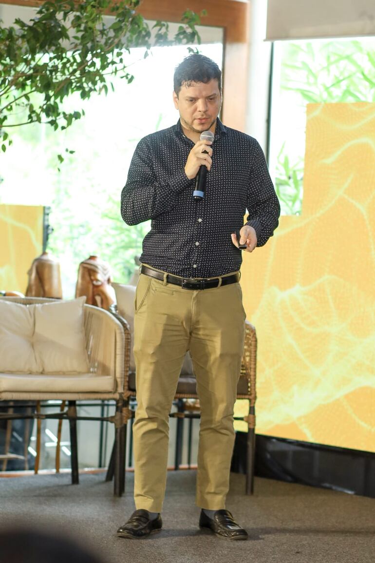 Médicos de distintos países hablaron sobre los avances en el tratamiento de la Esclerosis Múltiple.