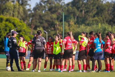 Las dirigidas por Epifania Benítez se movilizan en el CARFEM aguardando su debut