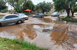 La intersección entre las avenidas Tuyutí e Idalina Soto está en pésimas condiciones.