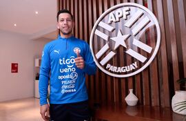 Juan Ángel Espínola González (02/11/94), arquero de la selección nacional.