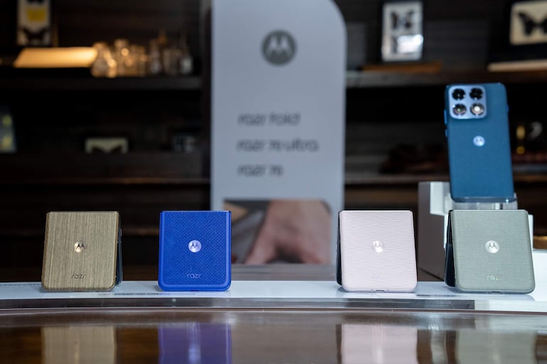 Motorola apuesta por rendimiento, fotografía y conectividad 5G para el día a día.
