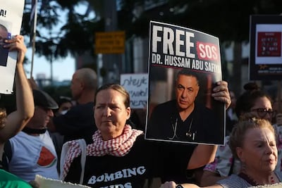 La situación del doctor Hussam Abu Safiya ha provocado manifestaciones en Israel, como esta en Tel Aviv. Getty Images