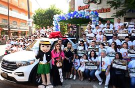 Patricia Noemí Fornerón recibió las llaves de la Ford Explorer 0 km que ganó en el sorteo realizado por Tupi.