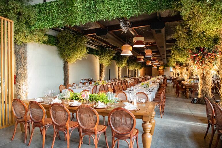 Las tomas fotográficas para el álbum familiar estuvieron a cargo de Julio Zarate e Icónico, estuvo también The Asuncionist. La filmación fue de Creative Films.