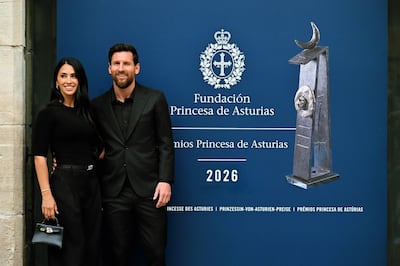 Lionel Messi y Antonela Roccuzzo llegando a la ceremonia de entrega de los Premios Princesa de Asturias.