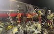 Imagen facilitada por la Unidad Militar de Emergencias (UME) el 29 de octubre de 2026, que muestra labores de rescate tras la colisión entre dos trenes de alta velocidad —un Iryo y un AVE— ocurrida durante la noche en la localidad de Urda, Toledo (España).