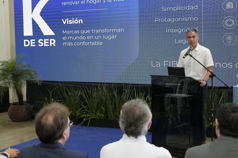 El ministro de Industria y Comercio, Marcos Riquelme, subrayó que la llegada de Karsten representa más que la instalación de una nueva fábrica,  ya que implica la incorporación de una marca líder en el sector de textiles para cama, mesa y baño en Brasil.