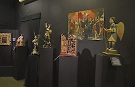 Vista de una parte de la exposición temporaria "La fuerza de los ángeles" que se presenta en el Museo de Arte Sacro de Asunción.