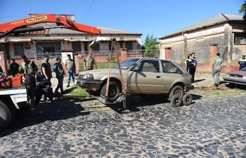 Congreso analiza un proyecto de ley que plantea rematar autos abandonados en la via pública.