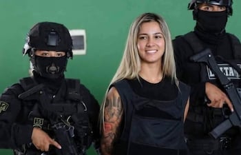 La actitud de Tatiana Marset se viralizó rápidamente en redes sociales. También levantó interrogantes de si sería una actitud desafiante o consecuencia de los nervios, tras su detención.