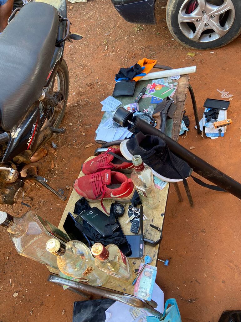 Elementos incautados por la policía.