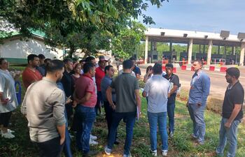 Vecinos y autoridades se reunieron para debatir el pase libre en el peaje de Pastoreo.