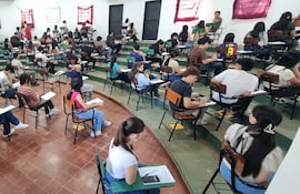 Unos 389 jóvenes rindieron el examen del programa Becas Py en la sede de la Facultad de Ciencias Veterinarias de la UNA en Misiones, con una prueba de 40 preguntas y dos horas de duración.