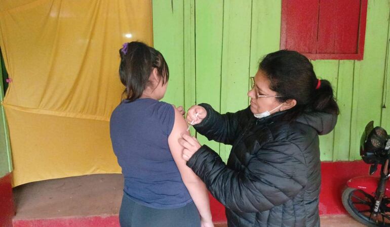 Las personas sin antecedentes de vacunación, puede acceder al biológico en cualquier centro de inmunización del Ministerio de Salud.