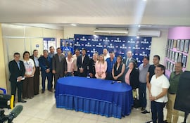 Autoridades de Partidos opositores reunidos en el PLRA con miras a las elecciones generales 2028.