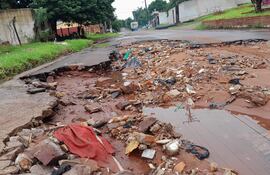 En estas condiciones se encuentra la calle Puerto Medín de Villa Elisa después de las últimas lluvias.