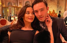 Ed Westwick llenó de mimos a Amy Jackson el día de su cumpleaños número 33.