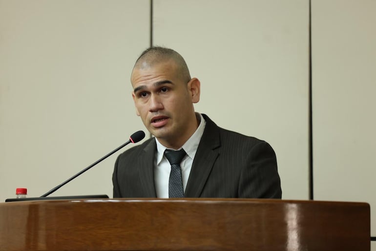 Postulantes a Defensor del Pueblo, convocados en el Senado.  (Foto: Prensa Senado).
