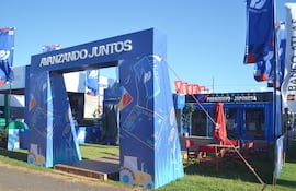 Stand de la Financiera Paraguayo Japonesa en la Feria Innovar 2024, que culmina en la fecha.