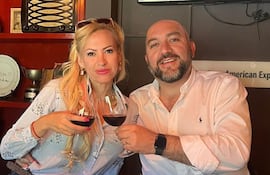 La concejala lambareña Carolina González y su esposo, el exdiputado Orlando Arévalo.