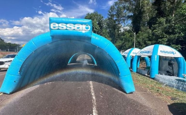 Túnel de hidratación en puesto de la Essap, en varios puntos estratégicos en Caacupé.