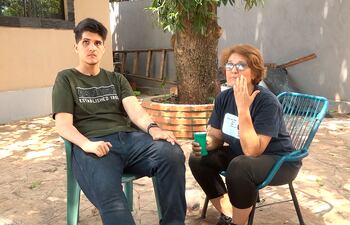 José Zaván junto a su madre Blanca.