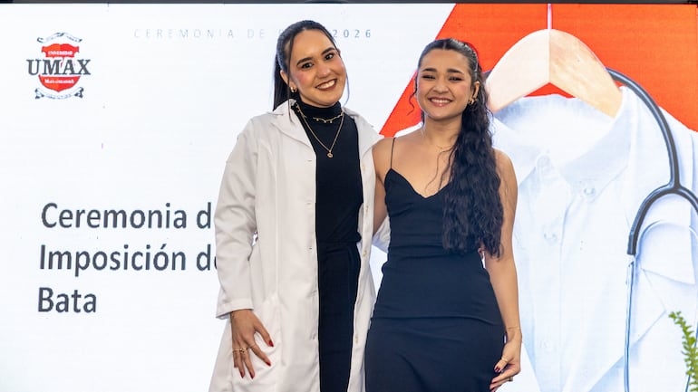 La emoción estuvo presente durante toda la ceremonia, en la que los futuros médicos compartieron con sus familias el comienzo de una nueva etapa académica.