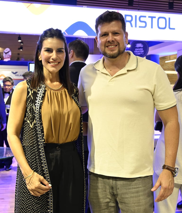 Amparo Velázquez y Diego Chamorro.