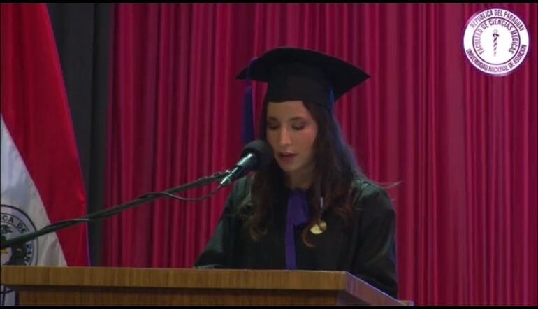 Giuliana Cattivelli mejor egresada de la promoción 2021 de la Facultad de Medicina UNA