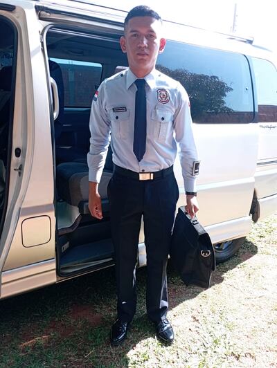 Hugo Daniel Domínguez, de 20 años, fue a la ciudad de Coronel Oviedo con el sueño de convertirse en un profesional dentro de la Policía Nacional. El joven sigue internado en el Hospital de Policía Rigoberto Caballero y su familia presentó un amparo contra el nosocomio, pero no prosperó.