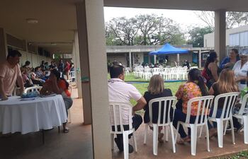 Miembros del Sindicato de Enfermeras del Hospital Nacional (SEHN) se encuentran aguardando las elecciones, en medio de denuncias de irregularidades y con la oficialización de una sola lista.