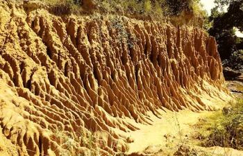 Las formaciones geológicas de la ciudad de Ypané. Un paisaje extraordinario que se puede admirar en el departamento Central.