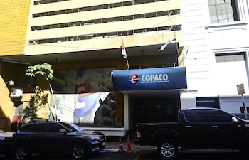 Ministerio Público imputa a funcionarios de Copaco por presunto desvío millonario de fondos públicos.