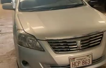 Denuncian robo de Toyota Premio frente a vivienda en Villa Aurelia