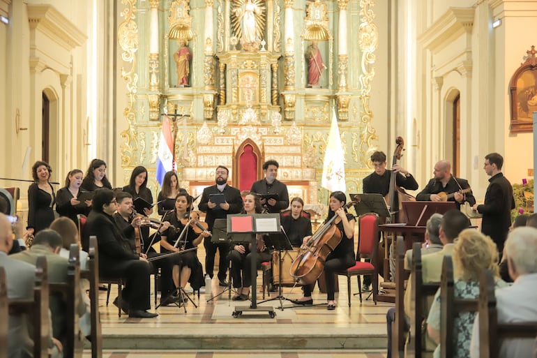 Con instrumentos de época y una filología impecable, el ensemble ofreció un programa cuidadosamente seleccionado que recorre la geografía sonora del antiguo Virreinato.