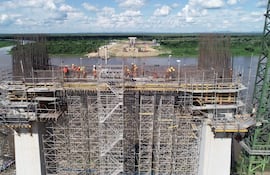 El puente es el principal eslabón de la Ruta Bioceánica.
