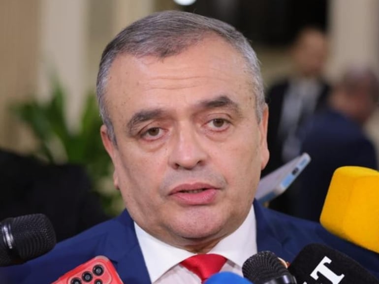 El senador Carlos Liseras (ANR, HC) en la Cámara de Senadores.