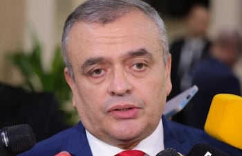 El senador Carlos Liseras (ANR, HC) en la Cámara de Senadores.