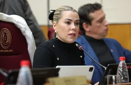 La senadora cartista Lizarella Valiente.
