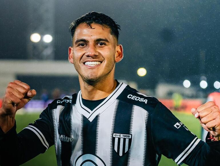 Blas Armoa, futbolista paraguayo del Gimnasia y Esgrima de Mendoza.