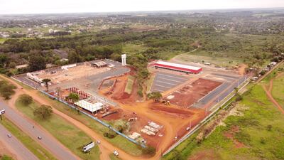 Las obras contemplan 60.000 m3 de movimiento de suelo, 45.000 m2 de pavimento asfáltico, 3.500 m3 de estructura de hormigón armado y una moderna planta de tratamiento cloacal, informaron.