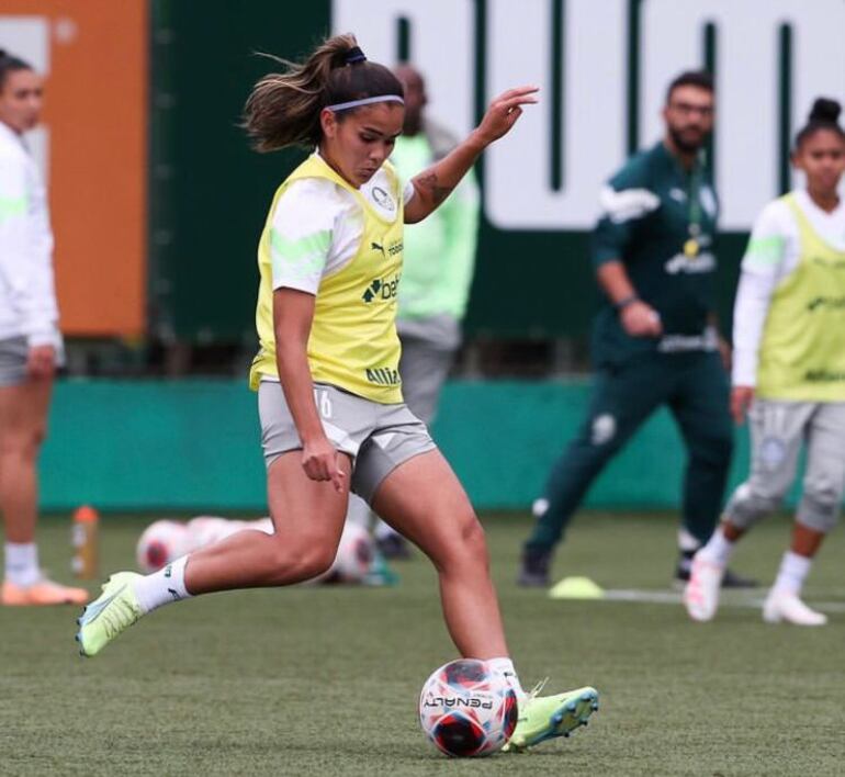 Rosa MIño, jugador del Palmeiras, en un entrenamiento del plantel.