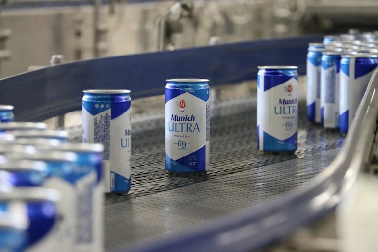 Una de las presentaciones con mayor llegada actualmente es Munich Ultra, orientada a una tendencia de cervezas más ligeras, con menos calorías y menor graduación alcohólica.